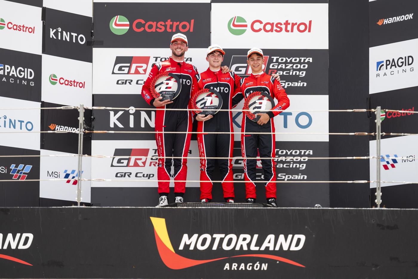 Lucas Mariconda en el podio de la GR Cup Spain en Motorland